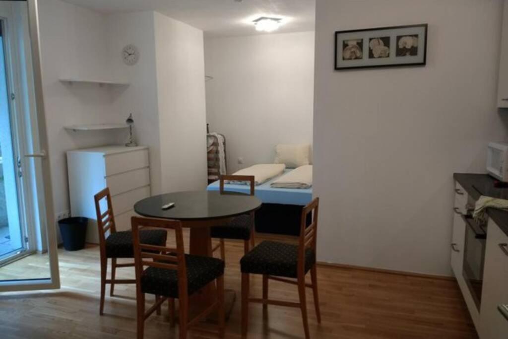 Mitte In Der Mitte Appartement Wenen Buitenkant foto